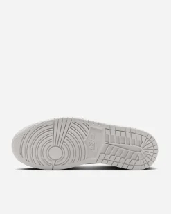 Air Jordan 1 Retro Low 'Metallic Silver'